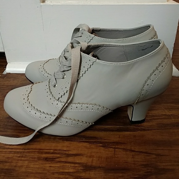 Modcloth Shoes - Gray Vintage Inspired Heels